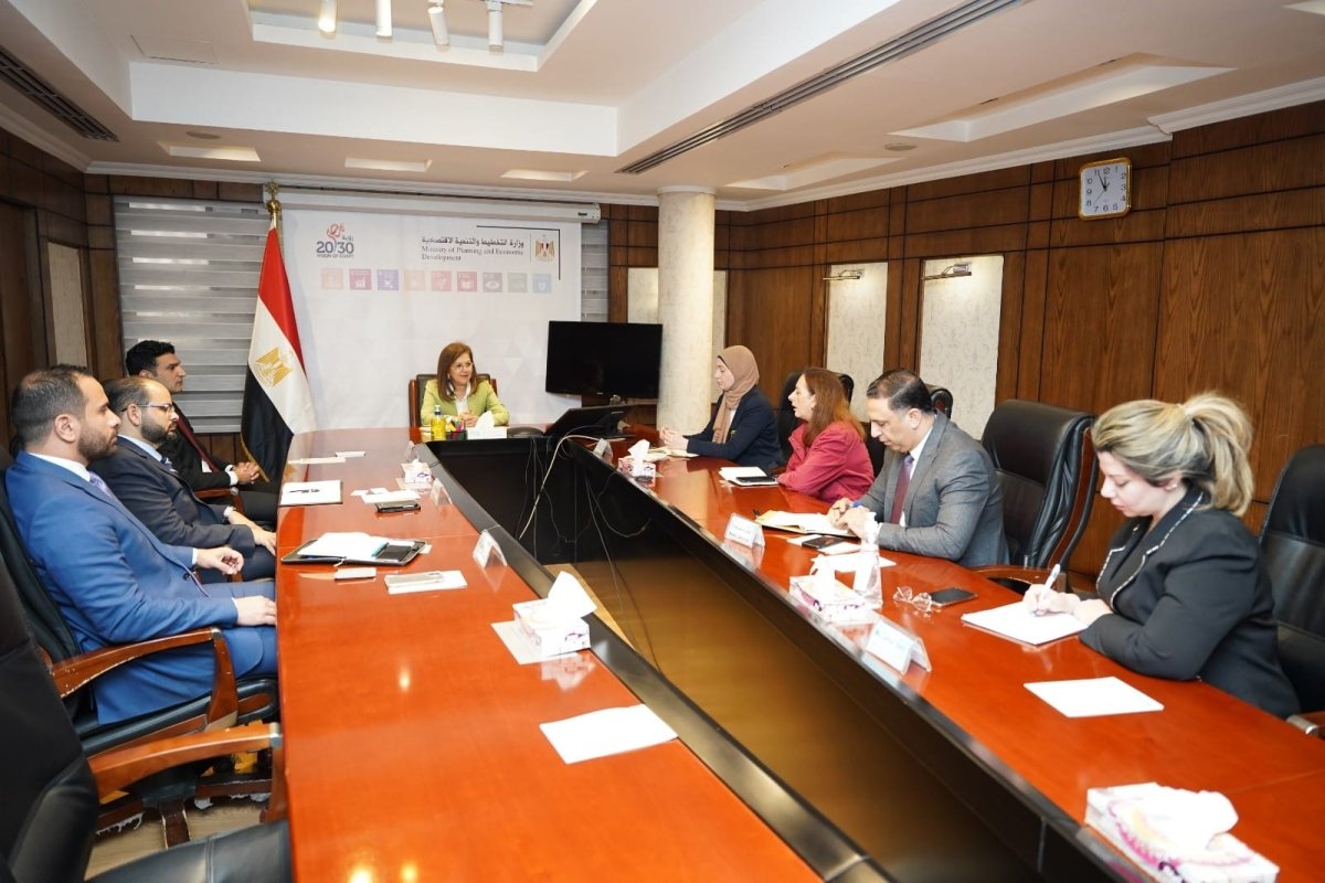 وزيرة التخطيط تلتقي رئيس  شركة هانيويل