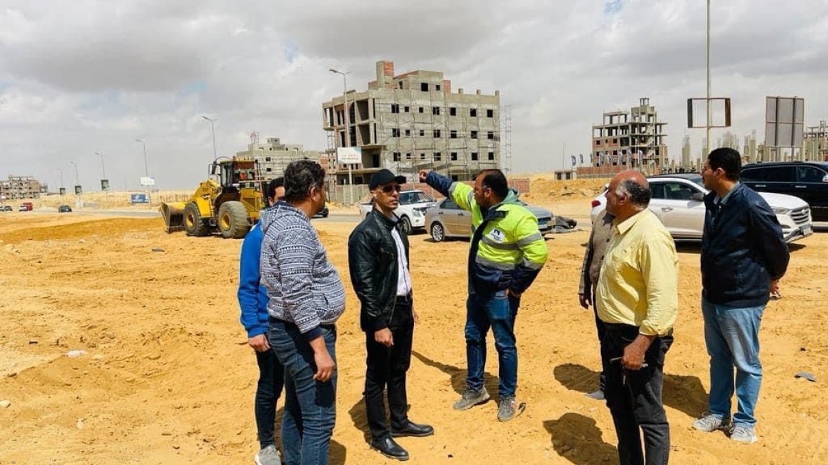 رئيس جهاز " القاهرة الجديدة " يتفقد المشروعات الجارية بالتجمع الثالث ومنطقة الامتداد وبيت الوطن