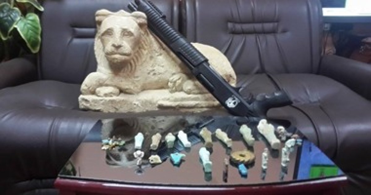 بحوزته تماثيل فرعونية مقلدة .. ضبط تاجر آثار مزيف بالقاهرة 