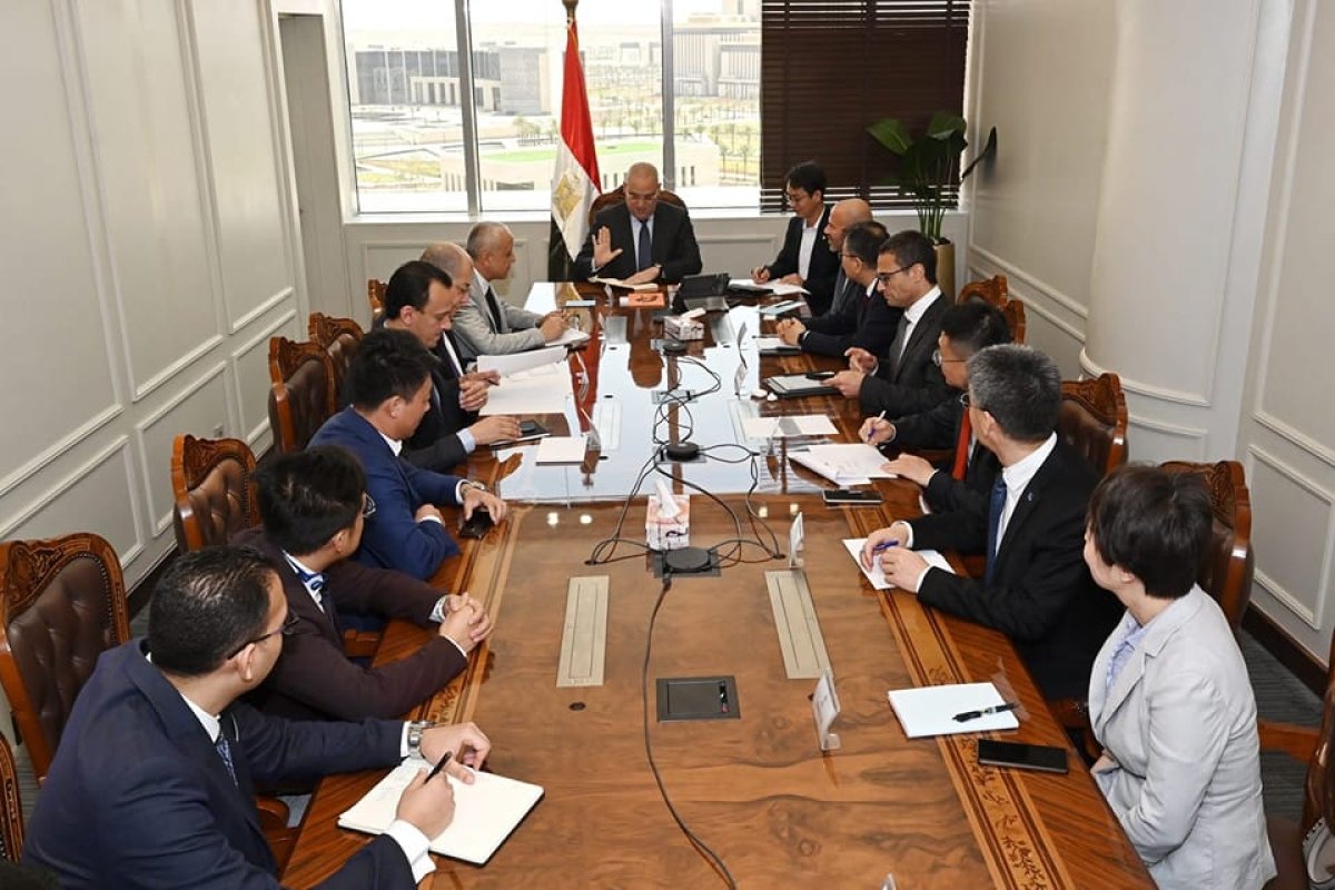 "الجزار" يلتقى نائب رئيس شركة "سينوشور" الصينية لتأمين الصادرات والائتمان لبحث سبل التعاون المشترك