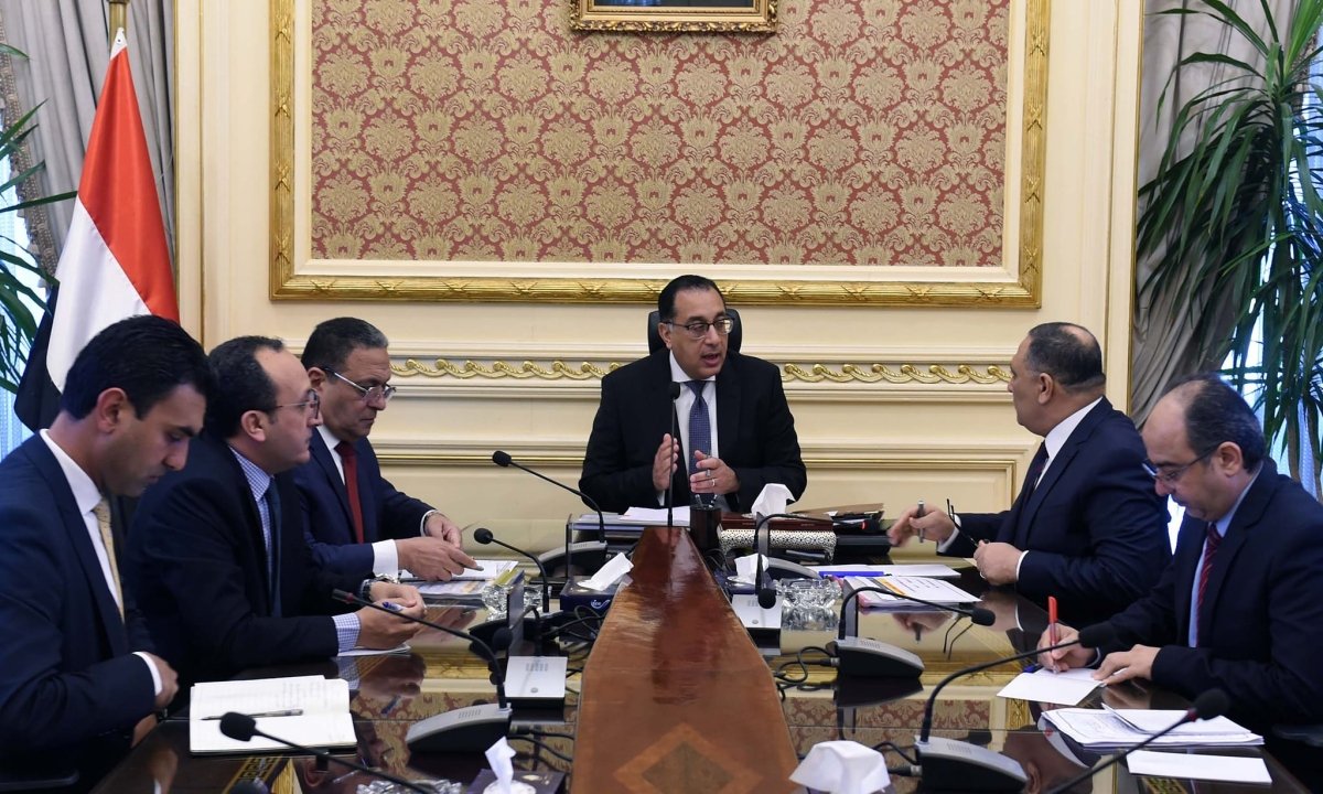 مدبولي يستعرض مع مدير"الوطني لتخطيط استخدامات أراضي الدولة" عددا من الموضوعات محل الدراسة بالمركز