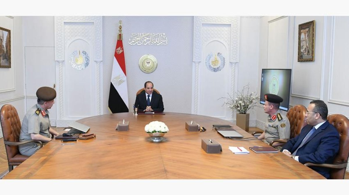 الرئيس السيسي يتابع الموقف التنفيذي لعدد من مشروعات الهيئة الهندسية على مستوى الجمهورية