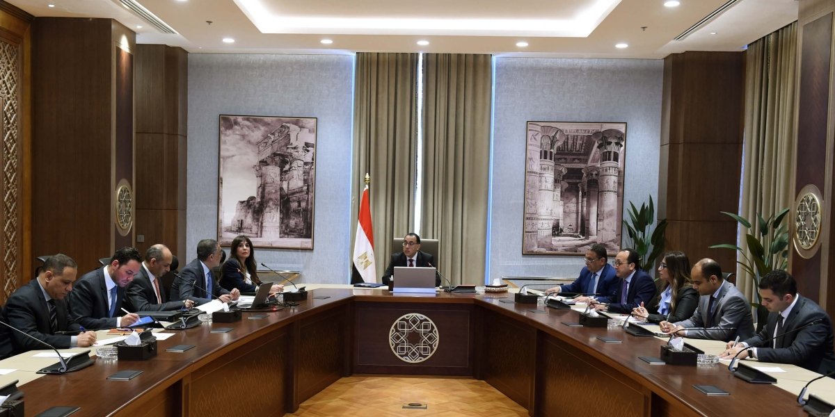 رئيس الوزراء يبحث مع الرئيس التنفيذي للهيئة العامة للاستثمار مقترحات تيسير إجراءات الاستثمار