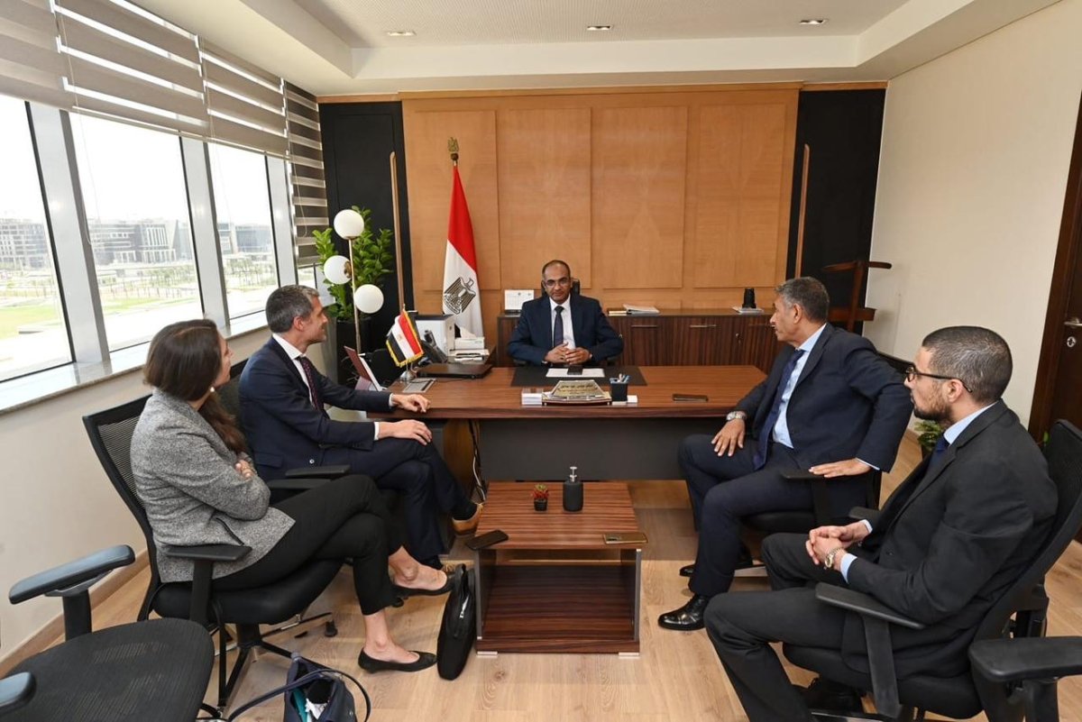 نائب وزير الإسكان يناقش مع  بعثة الوكالة الفرنسية للتنمية  (AFD) موقف المشروعات المشتركة وأوجه التعاون المستقبلي