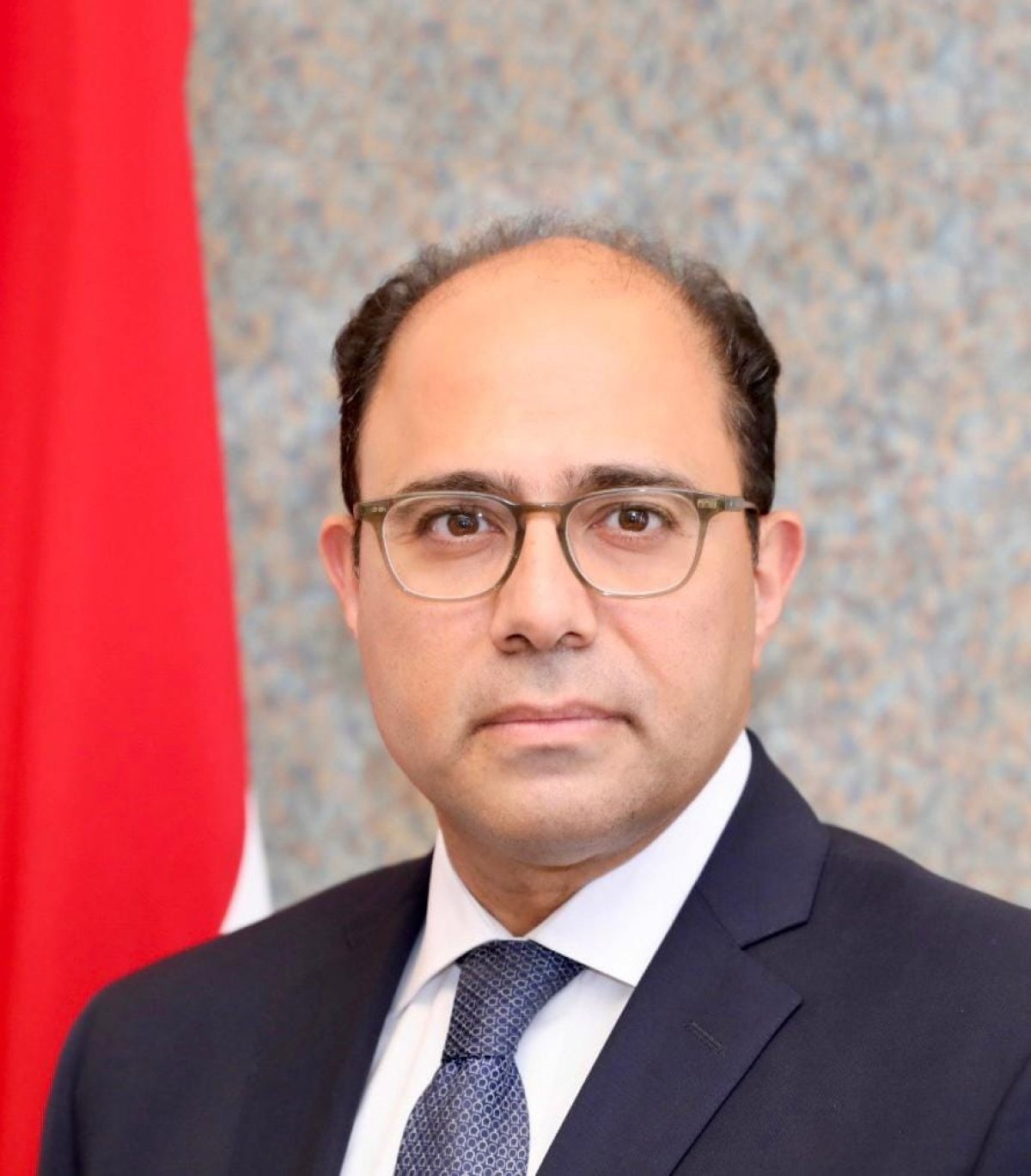 السفير أحمد أبو زيد: الجالية المصرية فى السودان بالآلاف.. ودبلوماسيونا لا يغادرون الميدان قبل الاطمئنان علي كل مواطن