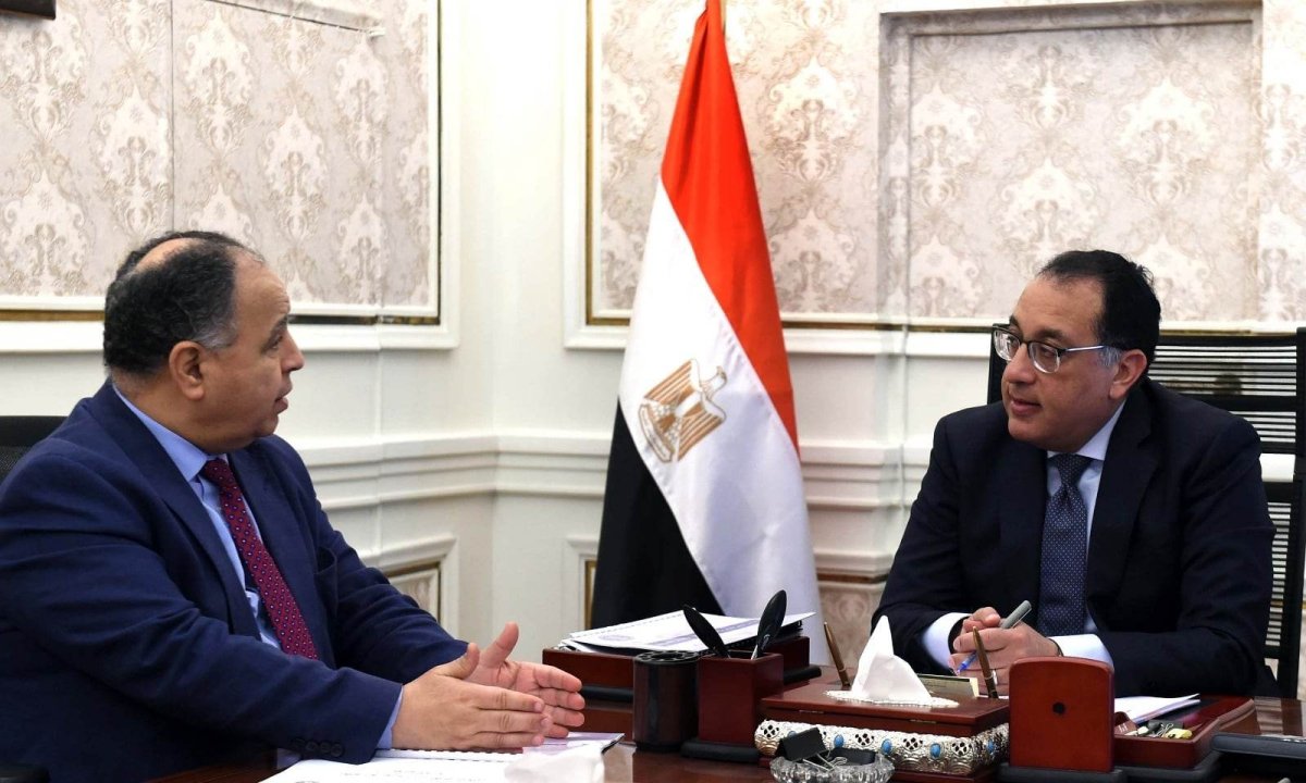 رئيس الوزراء يستعرض مع وزير المالية مستهدفات موازنة العام المالي المقبل 2023/2024