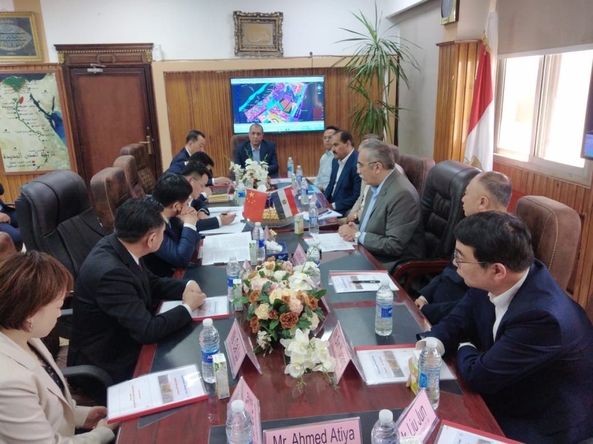 “ الإسكان ": وفد مستثمرين صينيين بمدينة بني سويف الجديدة لبحث فرص الاستثمار 
