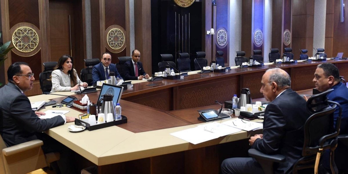 رئيس الوزراء يتابع مع وزير قطاع الأعمال العام عددا من ملفات عمل الوزارة