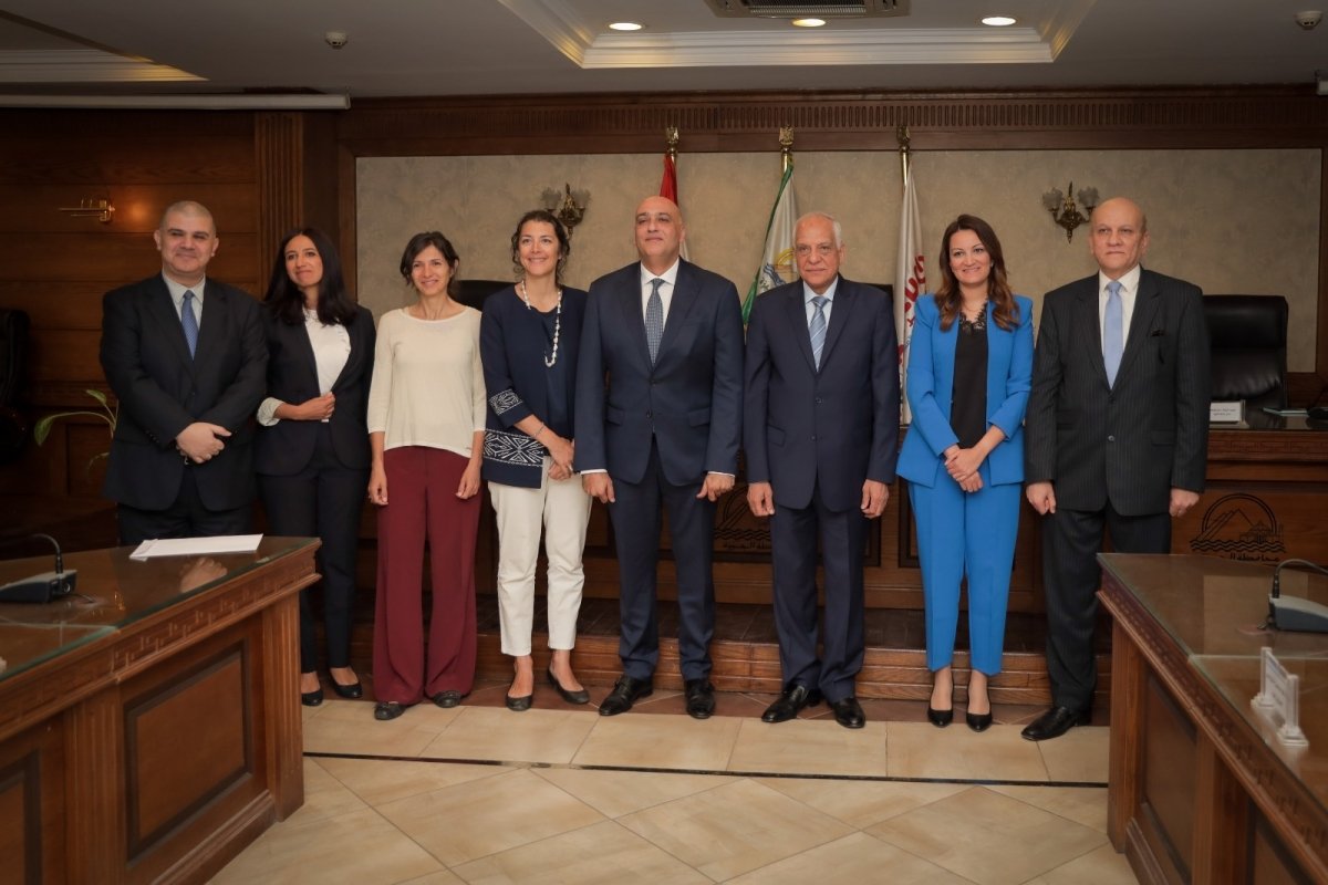 جهاز تنمية المشروعات يتعاون مع محافظة الجيزة لتطوير منطقتى ميت عقبة وأرض اللواء