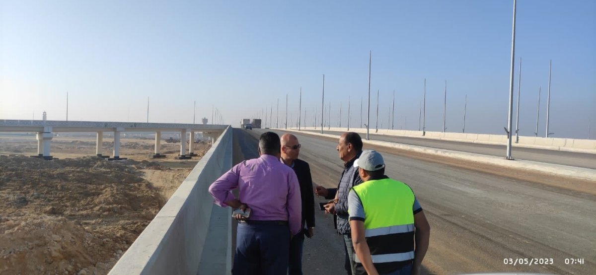 مسئولو " الإسكان" يتفقدون الطريق الرابط بين مدينة برج العرب الجديدة بامتدادات محور التعمير والساحل الشمالي الغربي