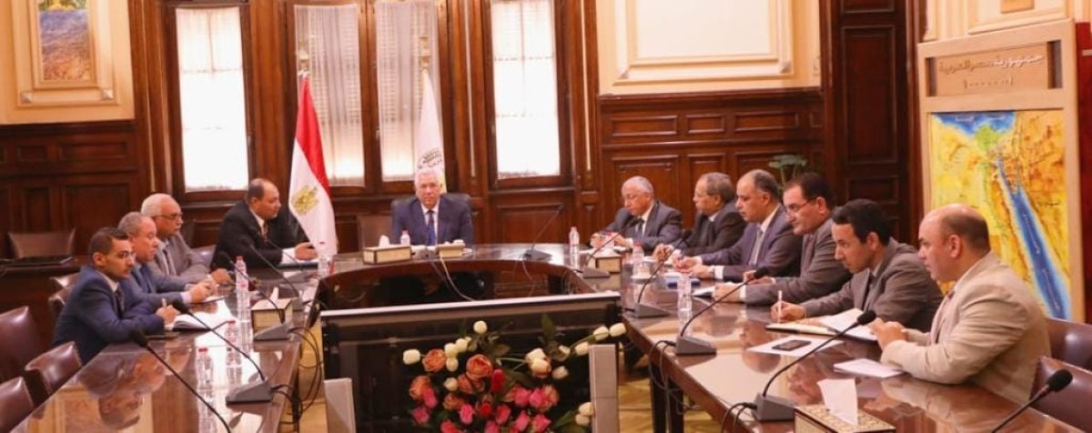 "القصير" يتابع مع قيادات الوزارة حصاد القمح.. ويوجه بتشجيع المزارعين على توريد المحصول 