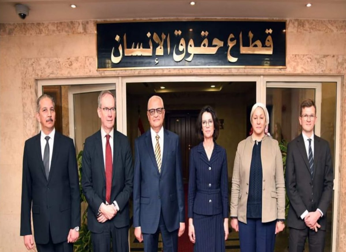 الداخلية تستقبل وفدًا دبلوماسيًا من السويد بمقر قطاع حقوق الإنسان 