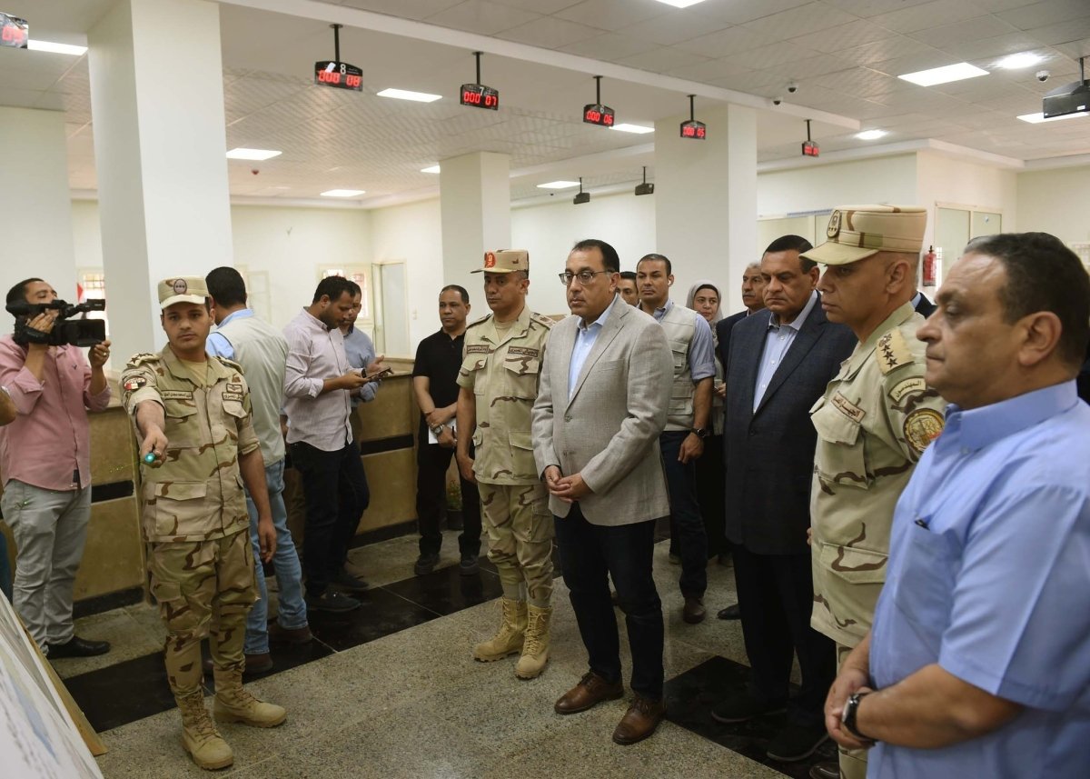 رئيس الوزراء يتفقد عدداً من مشروعات "حياة كريمة" بقرية "الودي" بمركز الصف بالجيزة