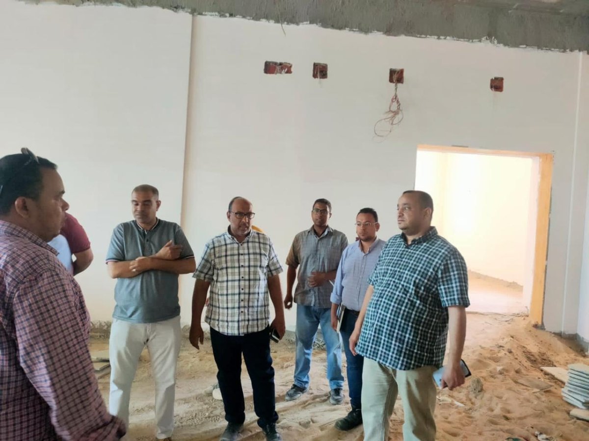 رئيس " قنا الجديدة " يتفقد أعمال تنفيذ مستشفى سعة 175 سريراً ومركز شباب على مساحة 15 فدانا بالمدينة
