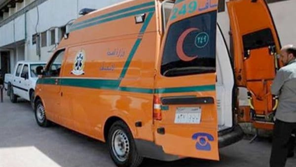 طلاب يرشقون معلمة بالحجارة بعد إنتهاء الإمتحانات