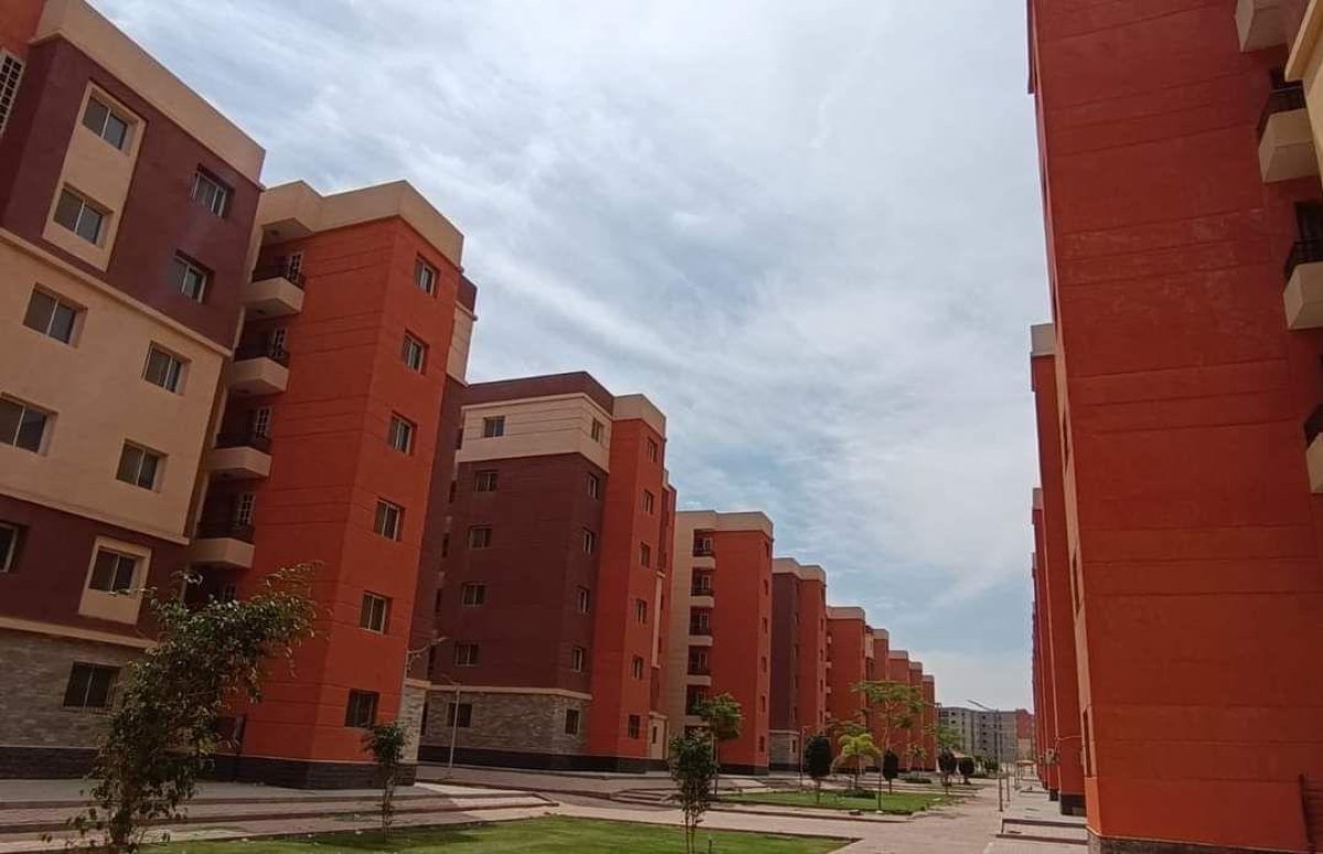 وزير الإسكان يتابع مع رئيس جهاز " العبور " موقف المرحلة الثانية من مشروع بديل العشوائيات "روضة العبور "