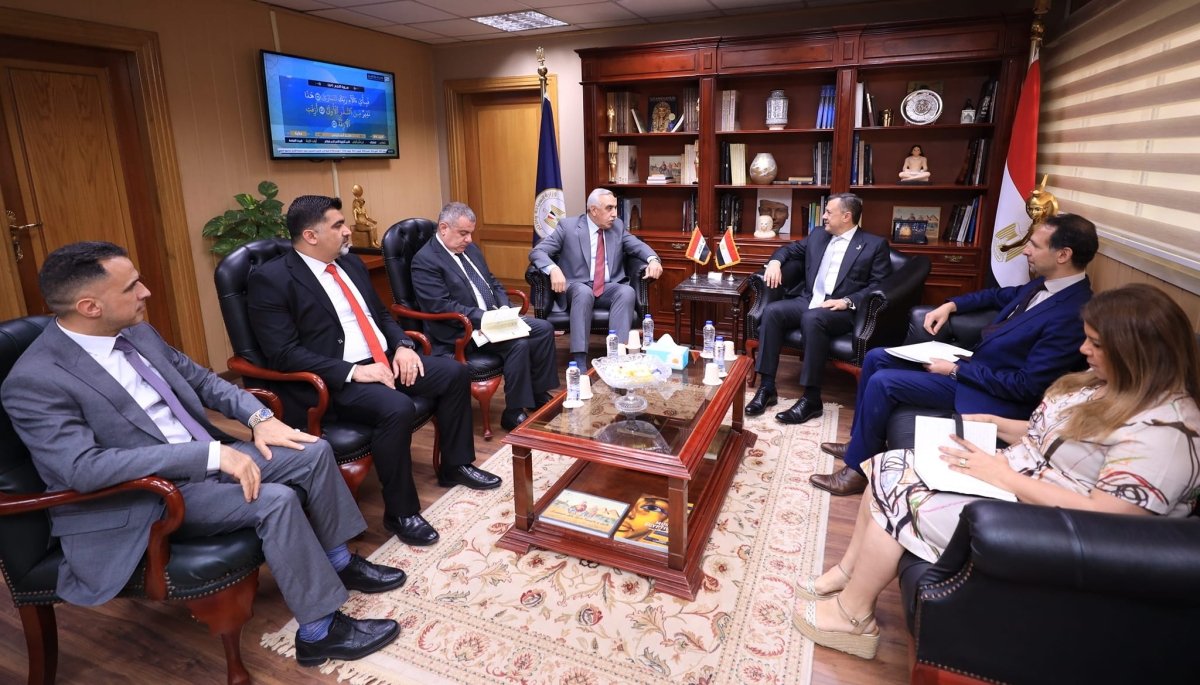 وزير السياحة والآثار يستقبل سفير العراق بالقاهرة لبحث التعاون المشترك