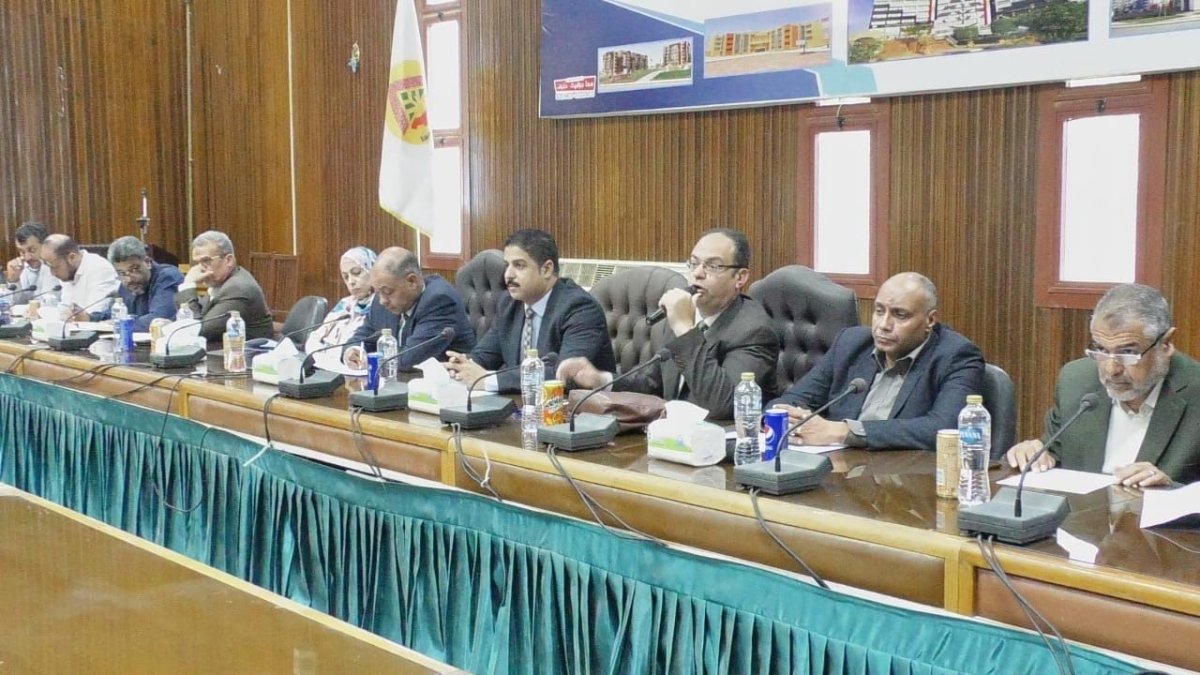 رئيس الجهاز: بيع محال تجارية بأنشطة متنوعة ومخبز بمدينة 15 مايو بالمزاد العلني