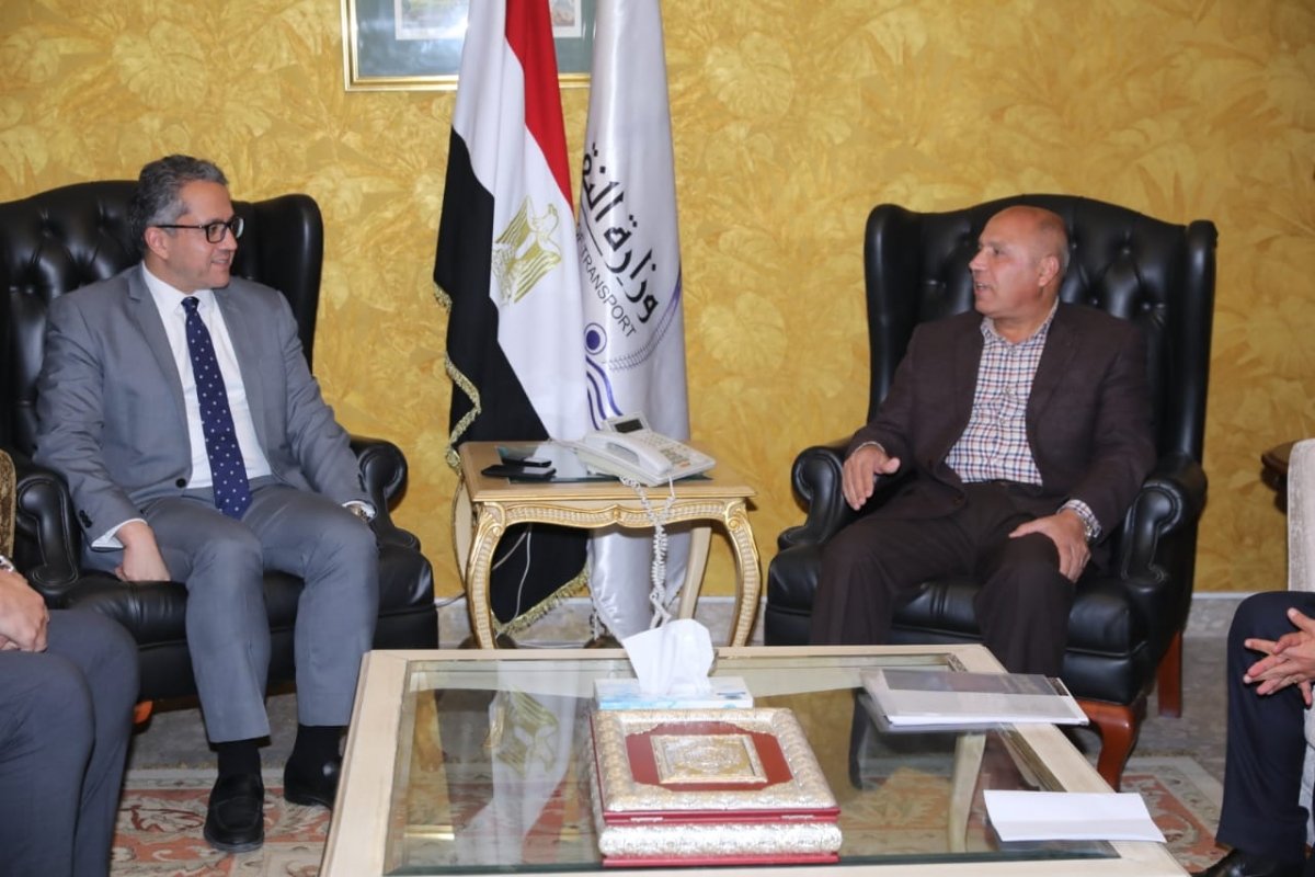  وزيرا "الآثار" و"النقل" يبحثان سبل تعزيز التعاون لخدمة القطاع السياحي