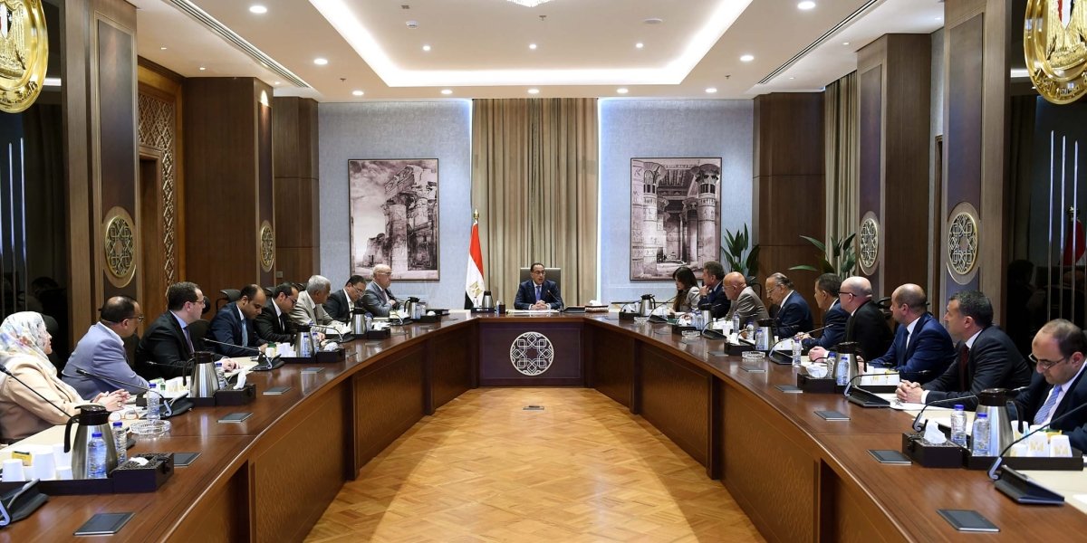 رئيس الوزراء يلتقى عددا من المطورين العقاريين لمناقشة وبحث سبل دعم القطاع العقاري