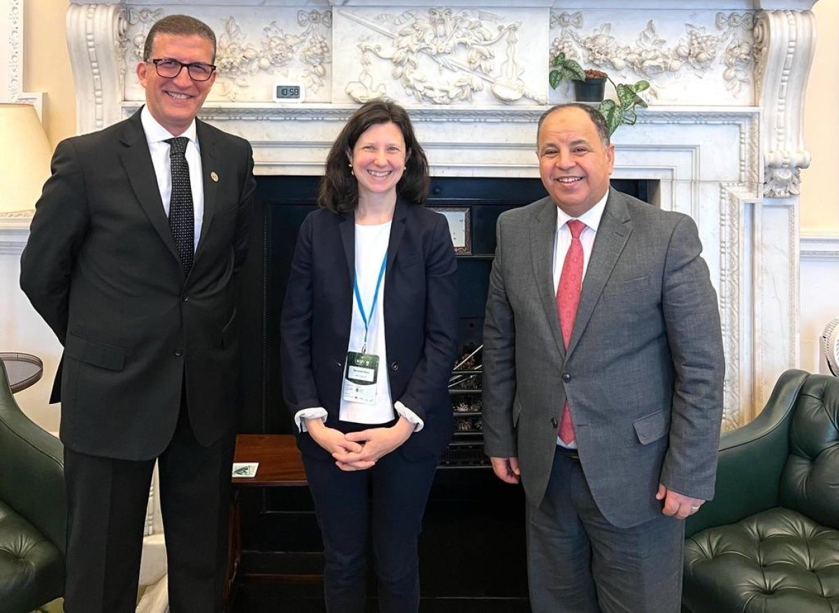 وزير المالية خلال لقائه بوزيرة الدولة البريطانية لشئون الخزانة: 8,7 مليار جنيه استرلينى رصيد الاستثمار الأجنبي المباشر من المملكة المتحدة فى مصر 