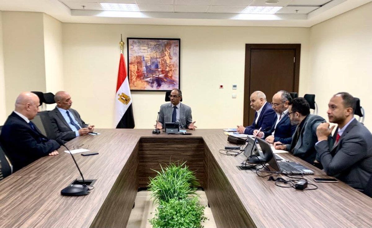 نائب وزير الإسكان يتابع موقف مشروعات مياه الشرب والصرف الصحى بمحافظتي شمال وجنوب سيناء