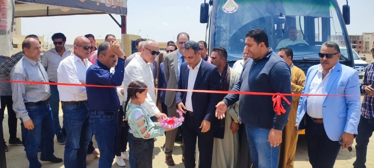 نائب رئيس هيئة المجتمعات العمرانية يفتتح السوق النموذجية بمدينة بدر بإجمالي  138 محلاً تجارياً 