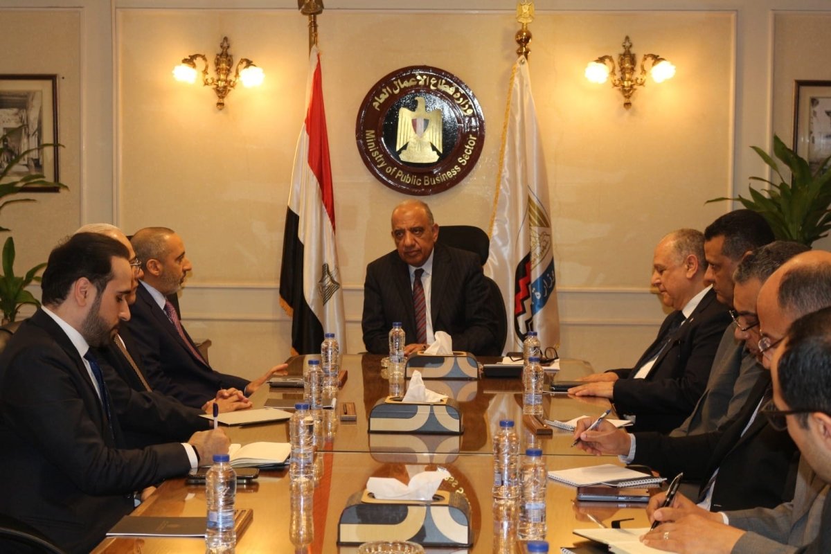 وزير قطاع الأعمال يبحث مع رئيس مجلس إدارة "ألومنيوم البحرين" تعزيز التعاون المشترك