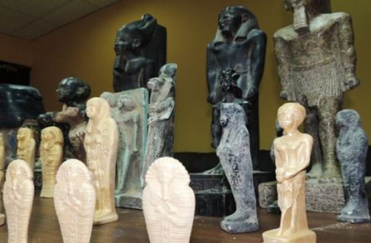 الأموال العامة تضبط تاجر آثار مزيف متهم بالنصب على المواطنين 