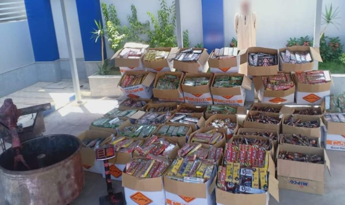 بحوزته مليون صاروخ.. ضبط عنصر إجرامي متهم بتصنيع الألعاب النارية