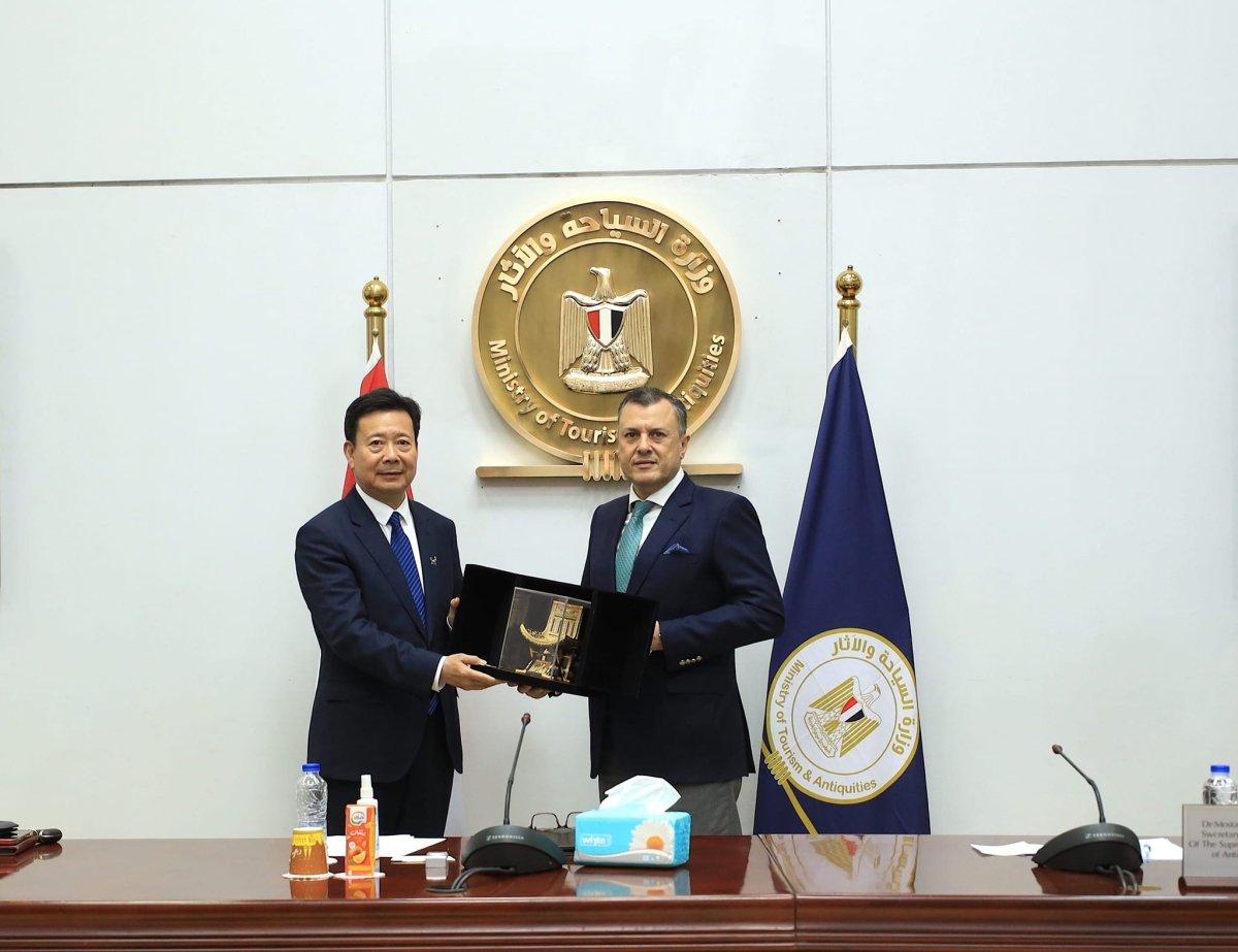 "عيسي" يبحث مع  نائب وزير الثقافة والسياحة بجمهورية الصين تعزيز التعاون بين البلدين