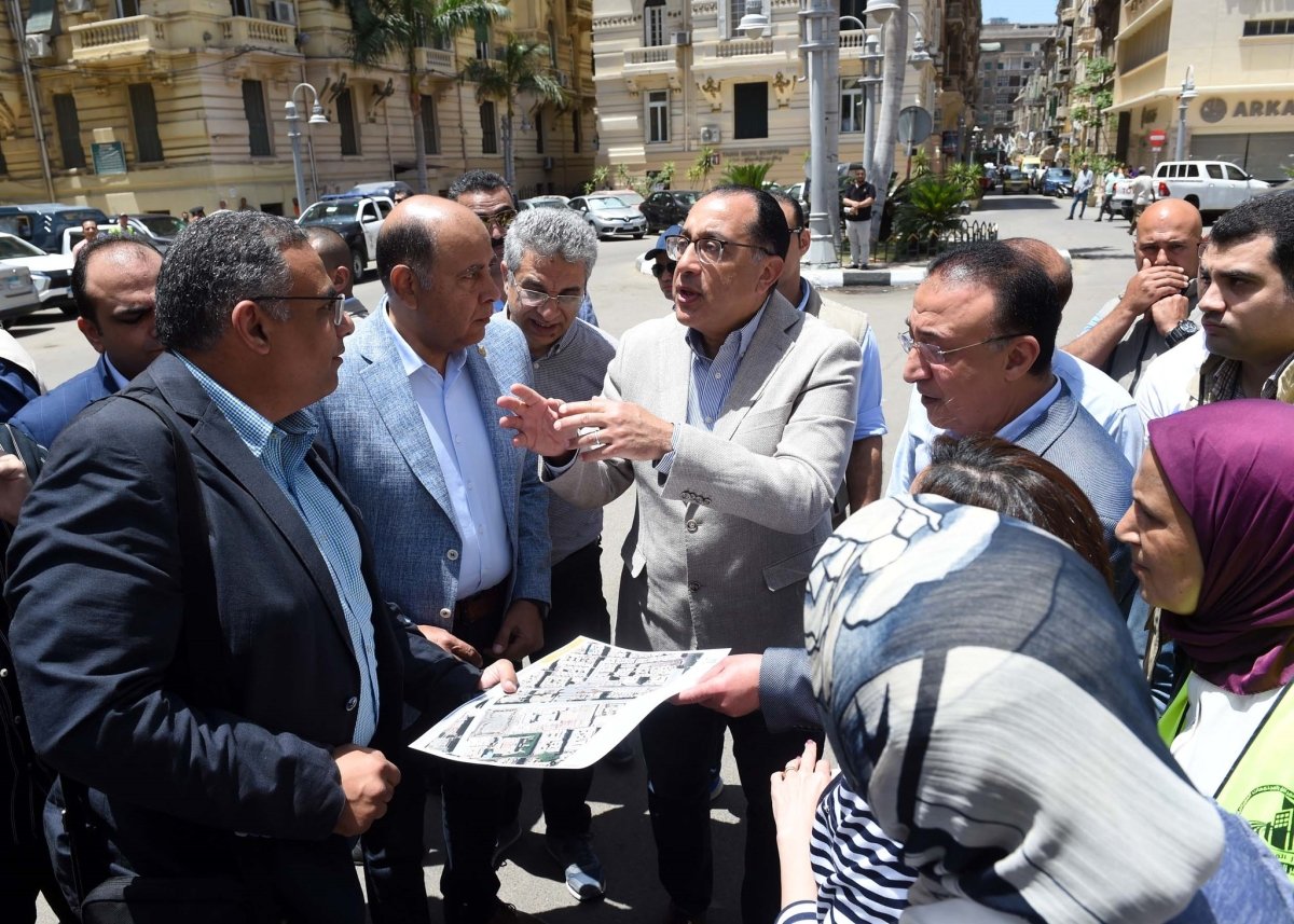 رئيس الوزراء يتفقد مشروع تطوير المتحف اليوناني الروماني 