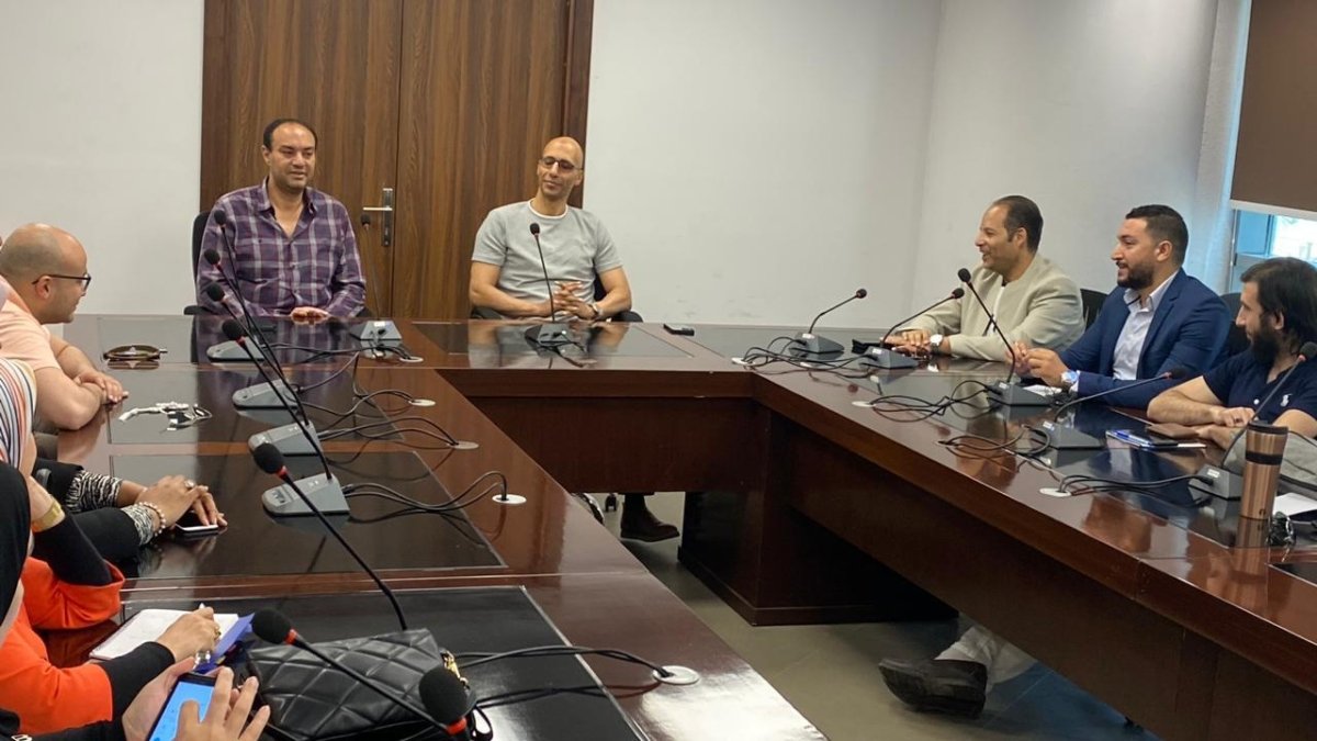 رئيس جهاز " القاهرة الجديدة " يلتقي حاجزي سكن مصر بأرض المعارض