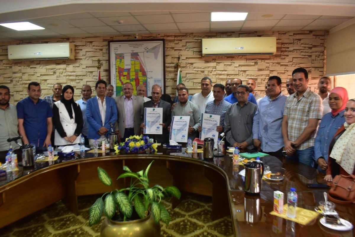 جهاز مدينة الشروق يحصل على 3  شهادات " أيزو "..وتأهيل جهاز السويس الجديدة للحصول عليها