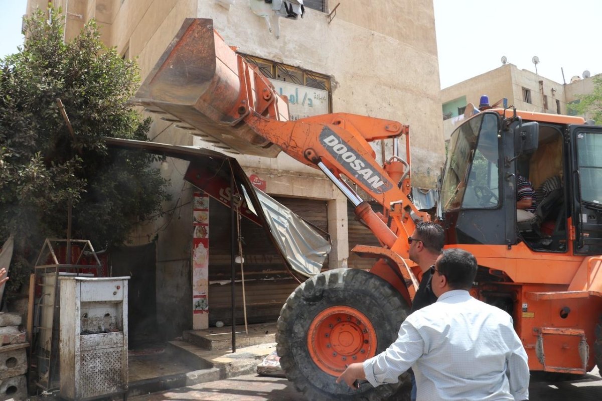 " الإسكان ": سحب قطع أراضٍ لمخالفة النشاط.. وحملة على المخالفات بالحي السادس بمدينة 6 أكتوبر