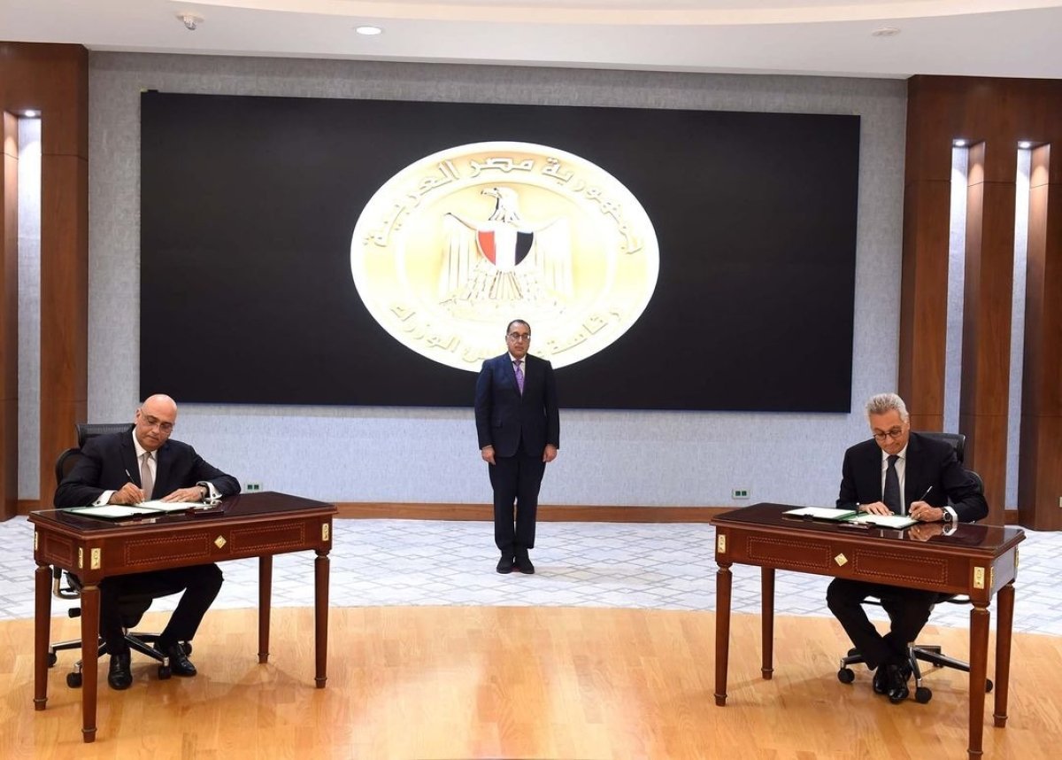 رئيس الوزراء يشهد توقيع مذكرة تفاهم بشأن دعم وتطوير المشروعات الصغيرة والمتوسطة بالمنطقة الصناعية بشرق بورسعيد