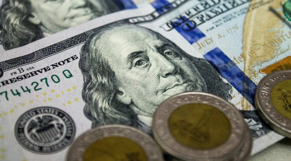 تعرف علي سعر الدولار مقابل الجنيه اليوم الأثنين 5-6-2023