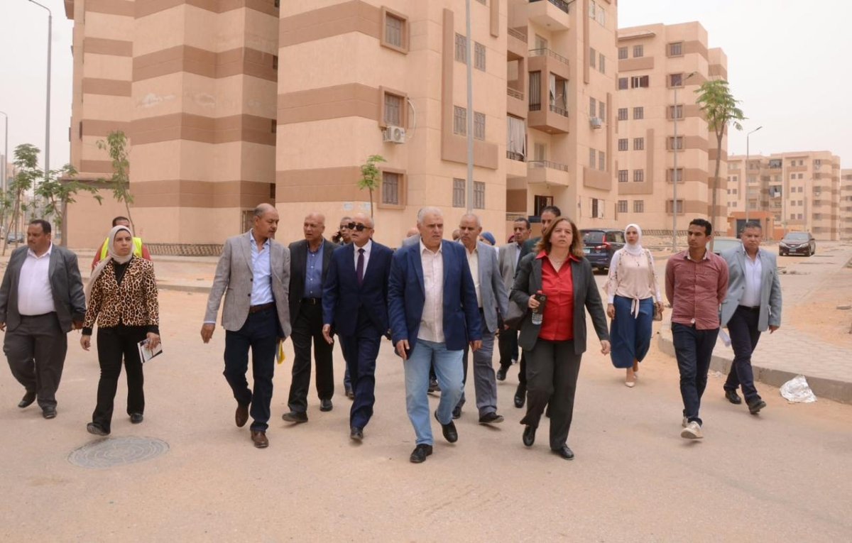 مسئولو الإسكان  يناقشون الموقف التنفيذي لمشروعات الإسكان والمرافق بعدد من أجهزة المدن الجديدة