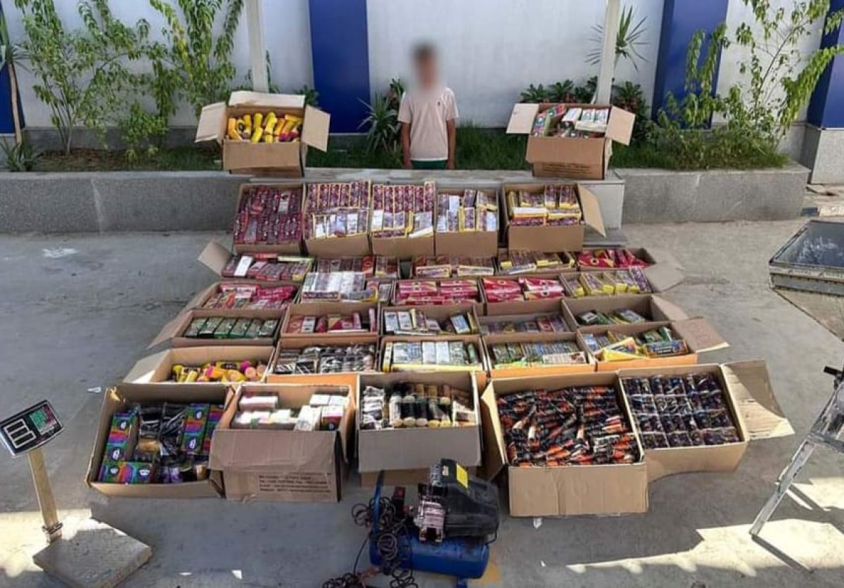 بحوزته مليون صاروخ.. ضبط صاحب ورشة لتصنيع الألعاب النارية بالفيوم 