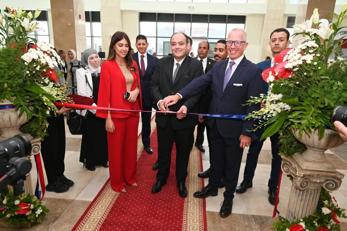 وزير التجارة والصناعة يفتتح معرض "بيج 5" لمواد البناء والتشييد في نسخته الخامسة 