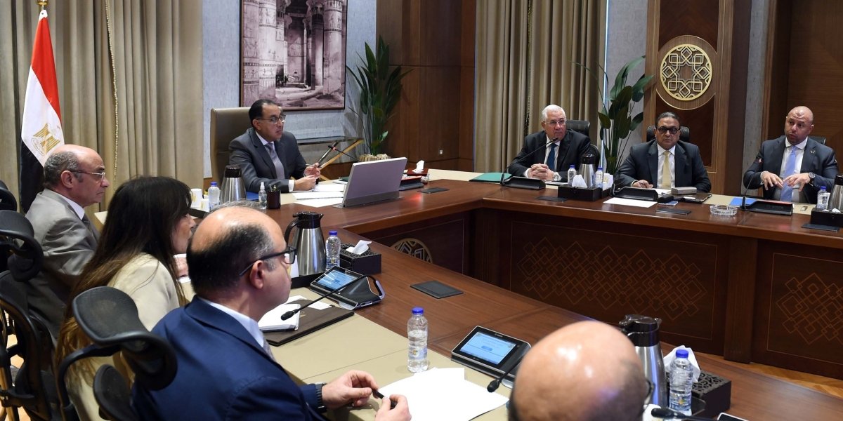 رئيس الوزراء يناقش مقترحات تحفيز نشاط البورصة المصرية للسلع
