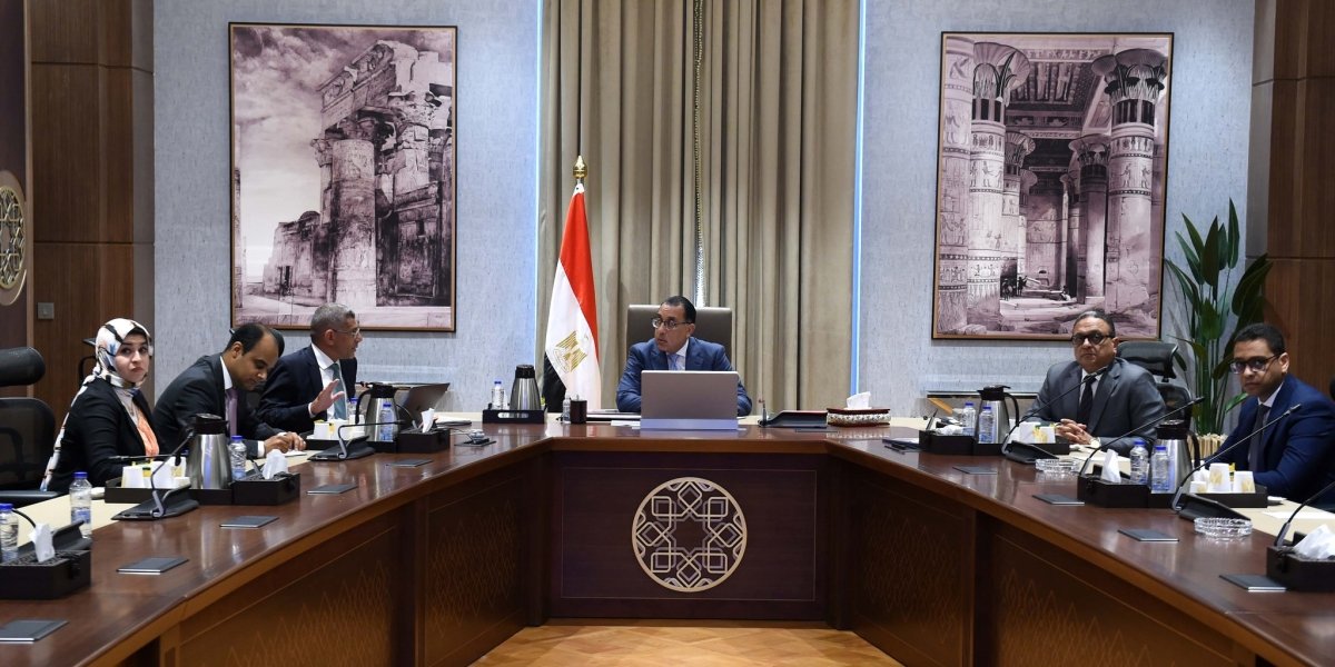 رئيس الوزراء يتابع مع الرئيس التنفيذي لوكالة الفضاء المصرية عددًا من مشروعات الوكالة