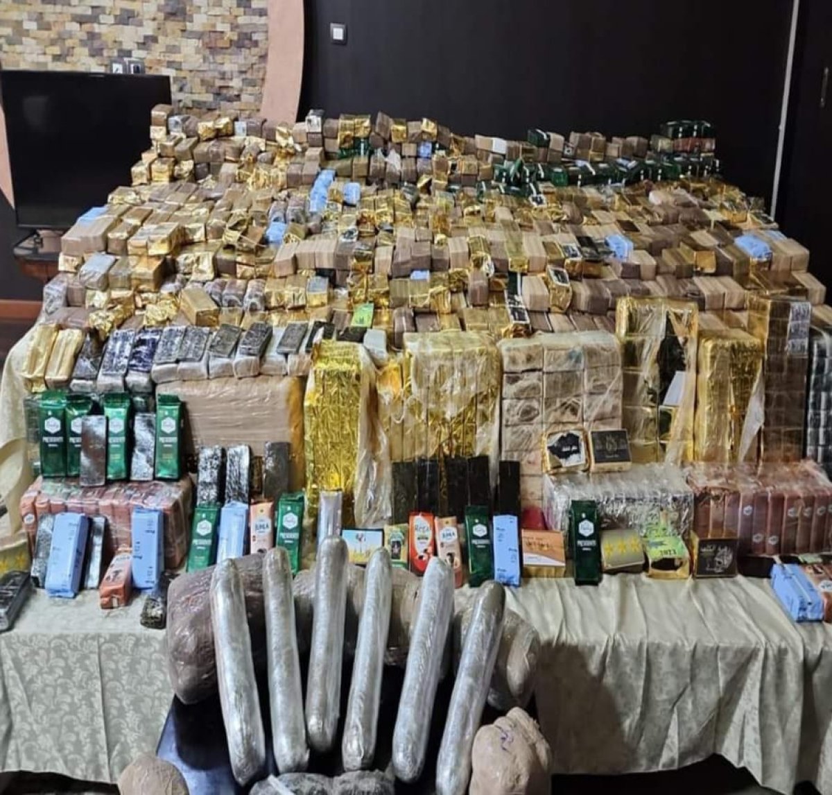 ضربات قاصمة لتجار الكيف.. الداخلية تضبط 17 ديلر بحوزتهم مخدرات 145 مليون جنيه 