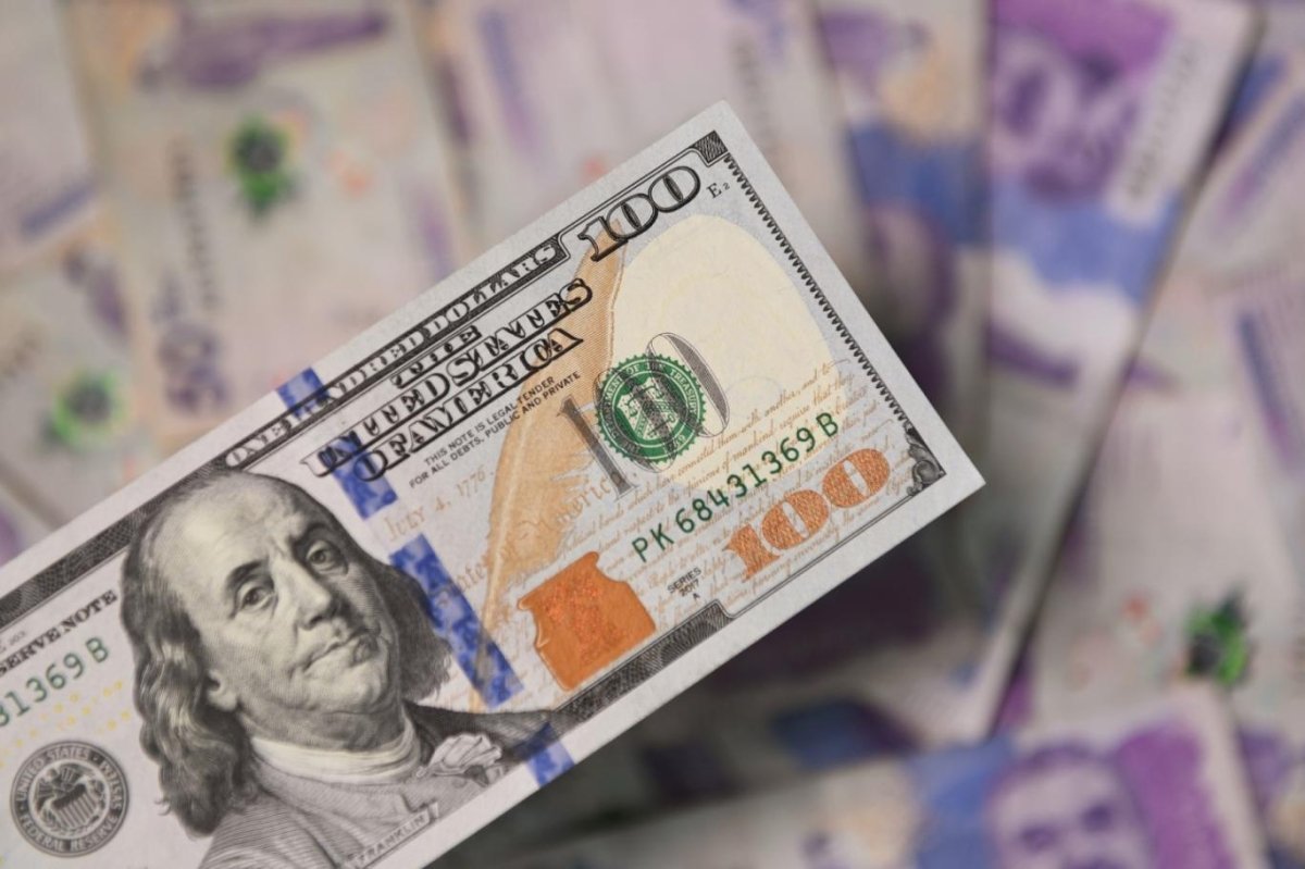 سعر الدولار مقابل الجنيه اليوم الثلاثاء 25-7-2023