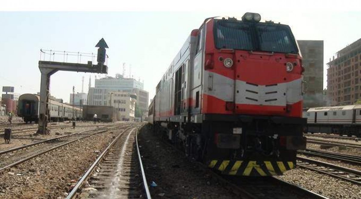 السكك الحديدية تحقق مع كمساري قطار المنصورة المتهم بإهانة  " مجند "  بسبب التذكرة