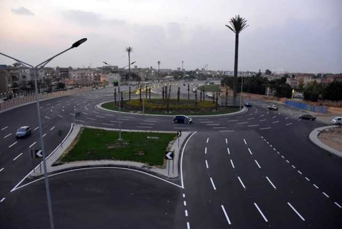 الإسكان: استكمال رفع كفاءة الطرق وتأهيل روافع المياه بالقاهرة الجديدة