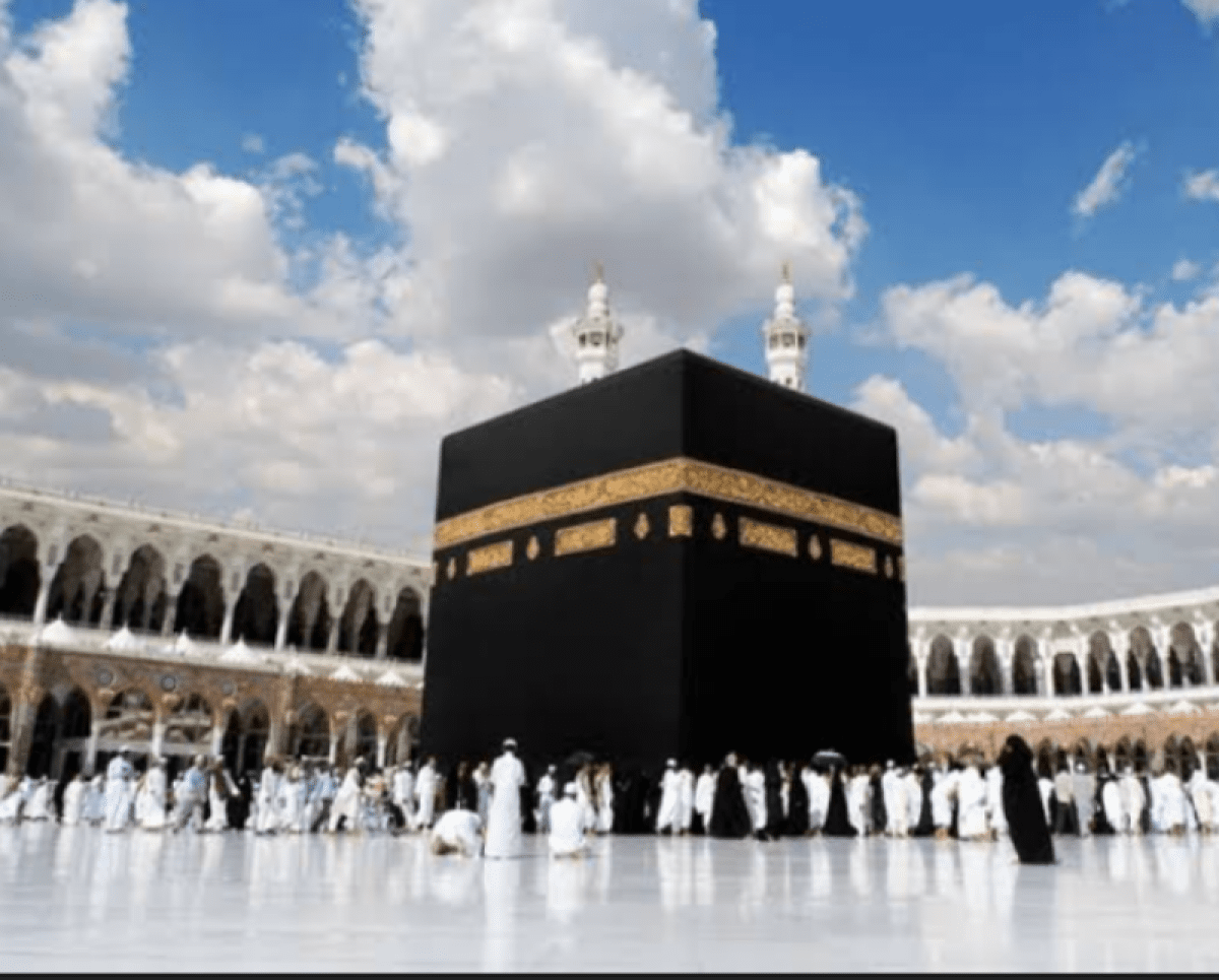 تبدا من 25 ألف جنيه..  «السياحة» تعلن عن ضوابط موسم العمرة الجديد