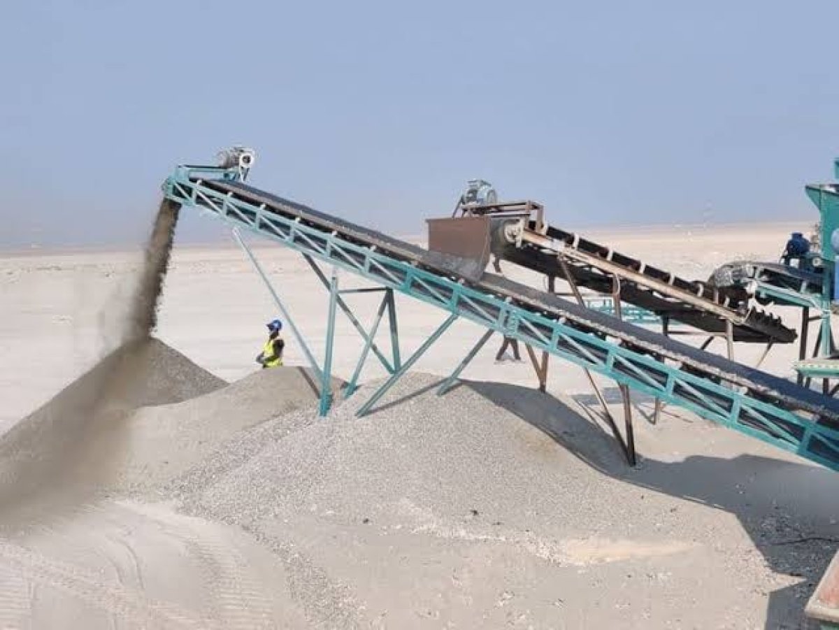 البيئة تبحث تنفيذ أول مركز لتدوير مخلفات البناء والهدم للاستفادة بها في مجال البناء