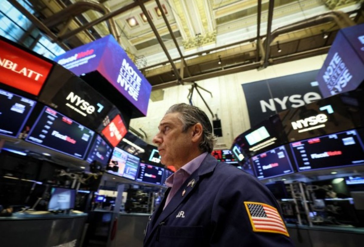 ارتفاع وول ستريت مع ارتفاع أسهم الشركات العملاقة وانخفاض العوائد