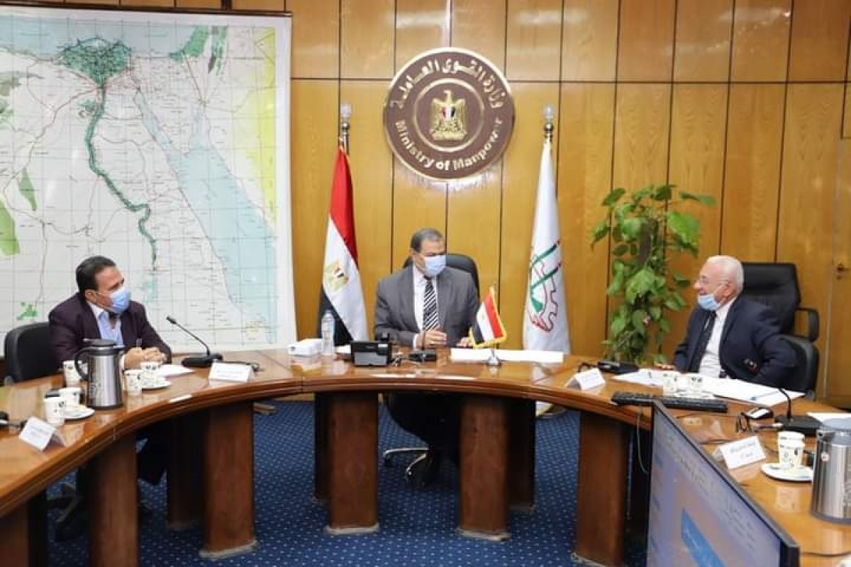 وزير القوى العاملة: صرف 698 مليون جنيه إعانات طوارئ لـ 394 ألف عامل 